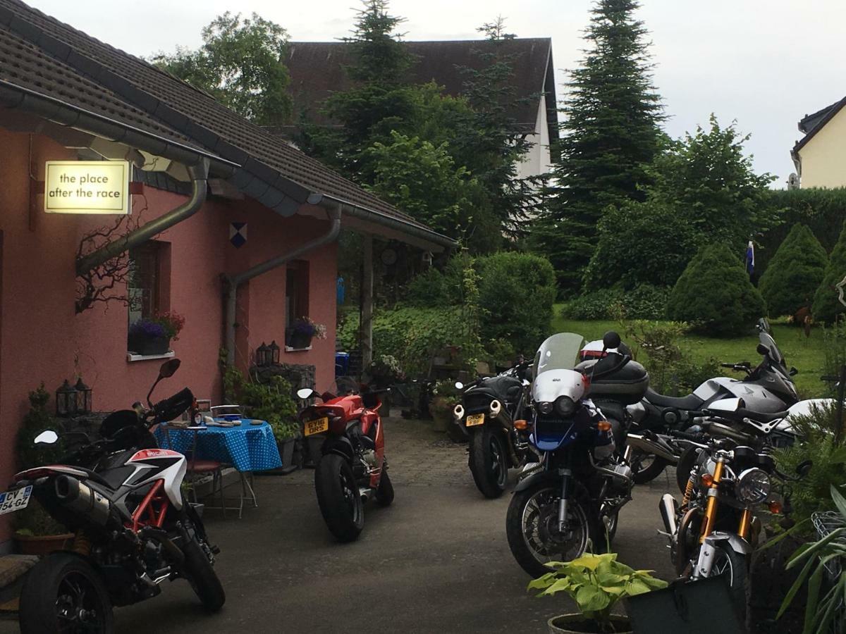 The Place After The Race B&B Müllenbach Екстериор снимка